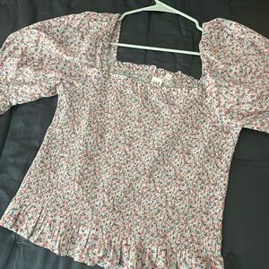 Puff sleeve floral shirt